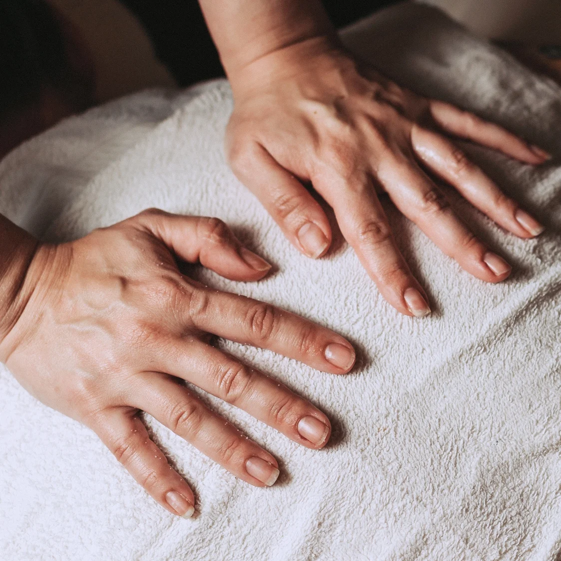 Clothed massage at Lontis Day Spa